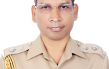 কার্যালয়ে বসেই সকল থানা নজরদারীতে : নারায়ণগঞ্জ এস পি