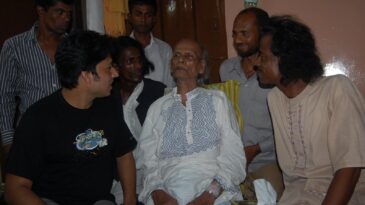 মৃত্যুবার্ষিকীতে শ্রদ্ধাঞ্জলি করিম সান্নিধ্যে কাটানো সময়!