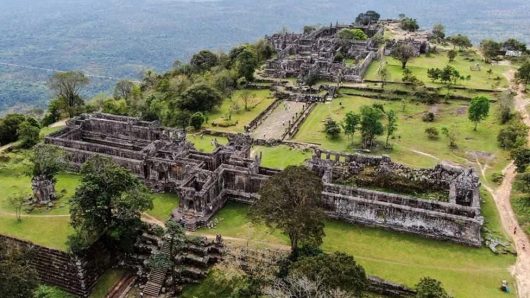 প্রাচীন হিন্দু মন্দির প্রেয়া ভিহেয়ার ঘিরে কম্বোডিয়া ও থাইল্যান্ডের বিরোধ: ইতিহাস ও বর্তমান প্রেক্ষাপট