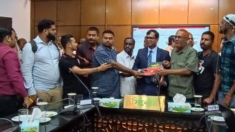 জেলা প্রশাসকের সাথে ফটো জার্নালিস্ট এসোসিয়েশন সিলেট বিভাগীয় কমিটির শুভেচ্ছা বিনিময়