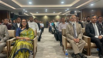 প্রবাসীদের হাতে স্মার্ট এনআইডি, সামনে ভোটাধিকার কুয়ালালামপুরে নির্বাচন কমিশনের সভায় পোস্টাল ব্যালটের প্রক্রিয়া ব্যাখ্যা, প্রবাসীদের উচ্ছ্বাস-প্রত্যাশা