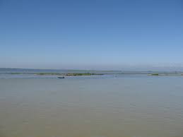 হাওরে অবৈধ বাঁধে বিপর্যস্ত কৃষি ও জীববৈচিত্র্য অপসারণ দাবিতে ৪ ইউনিয়নবাসী