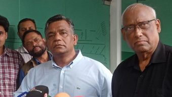 ভোটের আগের দিন বুলবুল বললেন, ‘এখানে অনেক নো বল হয়েছে’
